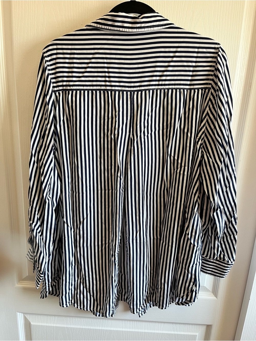 Velvet Heart Navy & White Striped Oversized Button Down Blouse 100% Rayon - Picture 7 of 12
